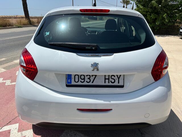PEUGEOT 208 ACTIVE 1.4 HDI MANUAL SPANISH LHD IN SPAIN 142000 MILES SUPERB 2013